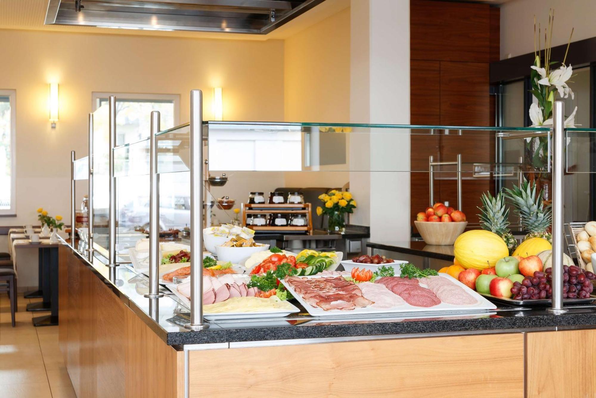 Western West Hotel 3*